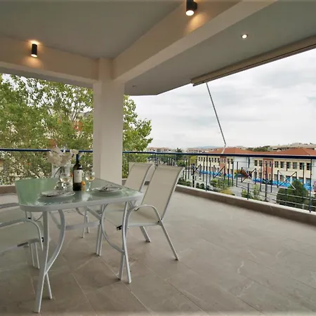 Miracle Luxury Great Terrace Apartment