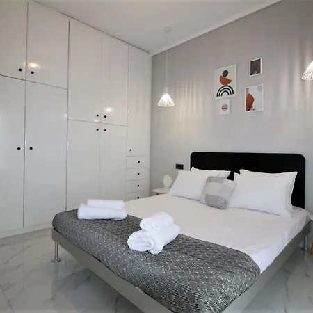 Miracle Luxury Great Terrace شقة Peraía