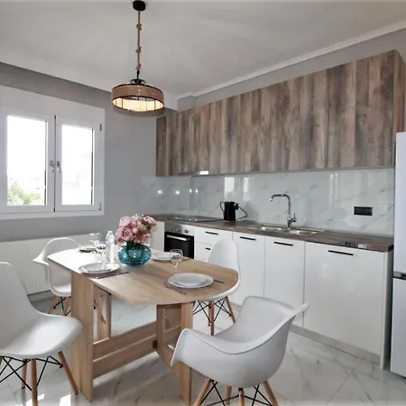 Miracle Luxury Great Terrace شقة Peraía